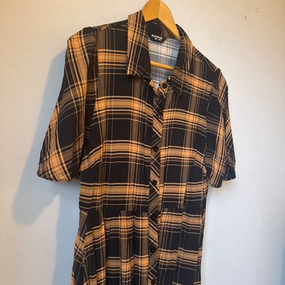 Bloomchic plaid button-down dress with pockets - Picture 2 of 7